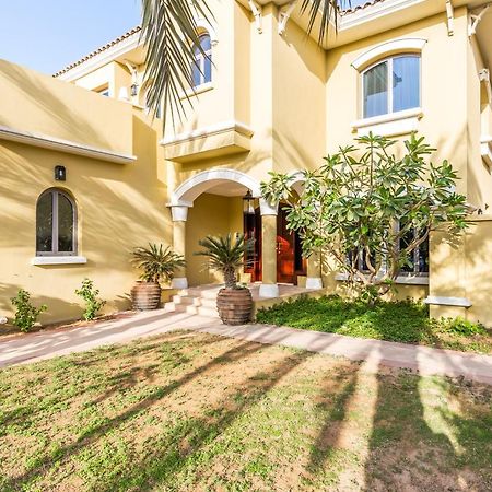 Chic 4Br Villa With Assistant Room And Private Pool On Palm Jumeirah By Deluxe Holiday Homes Dubai Exteriör bild