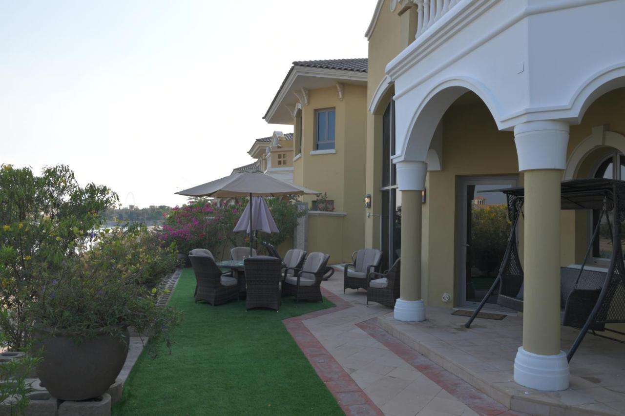 Chic 4Br Villa With Assistant Room And Private Pool On Palm Jumeirah By Deluxe Holiday Homes Dubai Exteriör bild