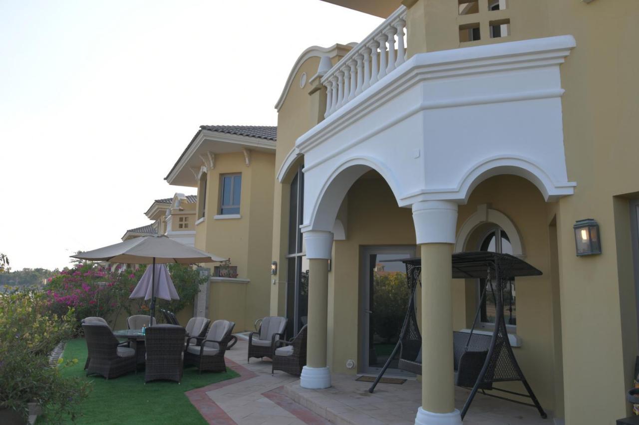 Chic 4Br Villa With Assistant Room And Private Pool On Palm Jumeirah By Deluxe Holiday Homes Dubai Exteriör bild