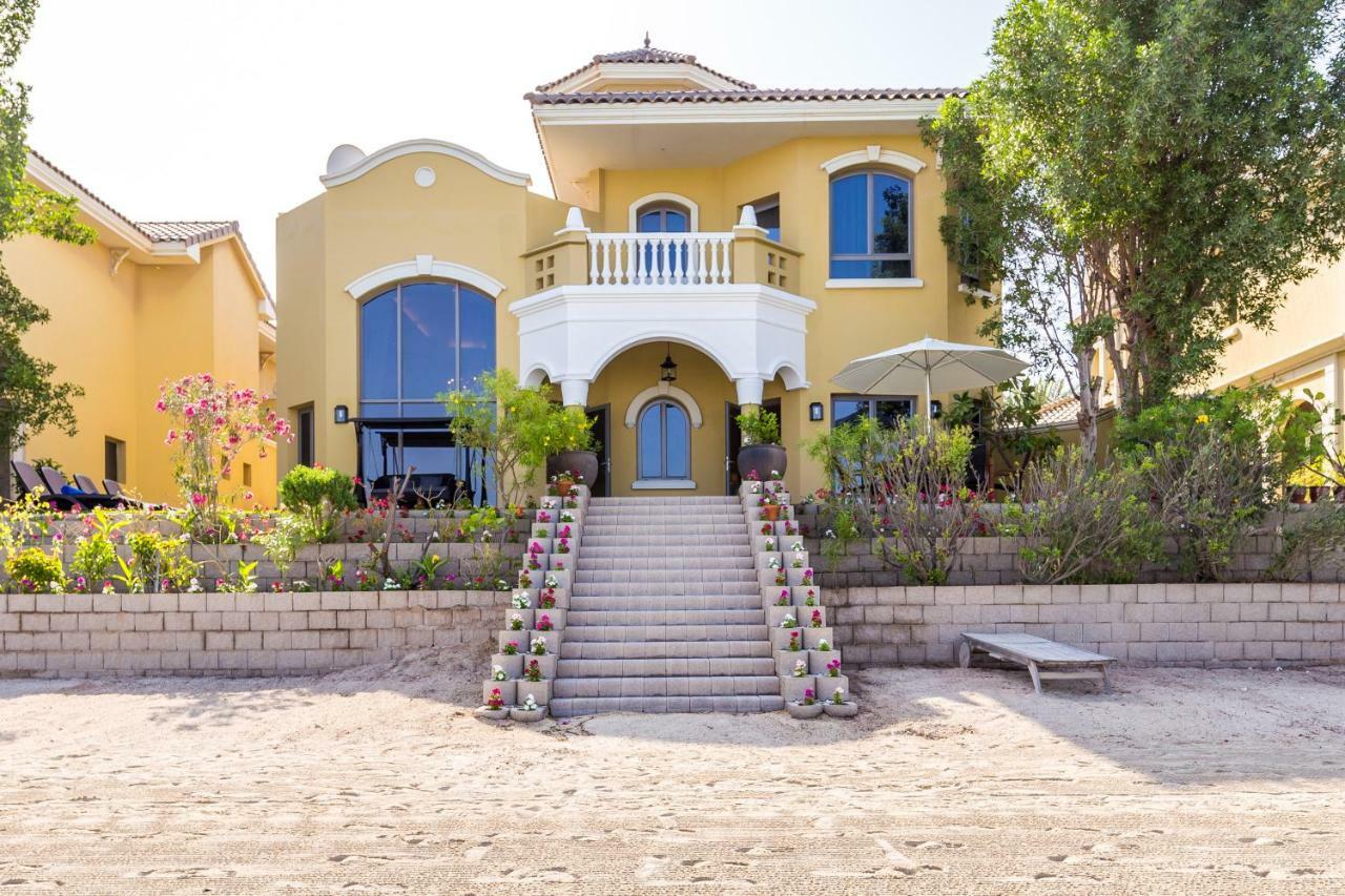 Chic 4Br Villa With Assistant Room And Private Pool On Palm Jumeirah By Deluxe Holiday Homes Dubai Exteriör bild