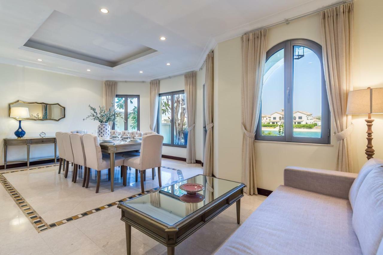 Chic 4Br Villa With Assistant Room And Private Pool On Palm Jumeirah By Deluxe Holiday Homes Dubai Exteriör bild